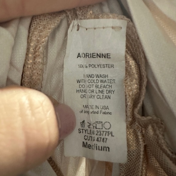 Pants Store Adrienne V-Neck Pleated Women's Top Size Medium Festive - Picture 7 of 7